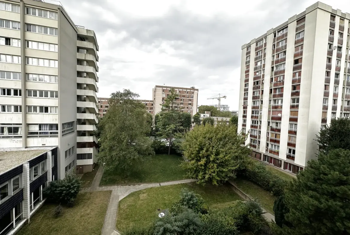 Appartement 2 pièces à vendre à Pantin avec cave et parking 