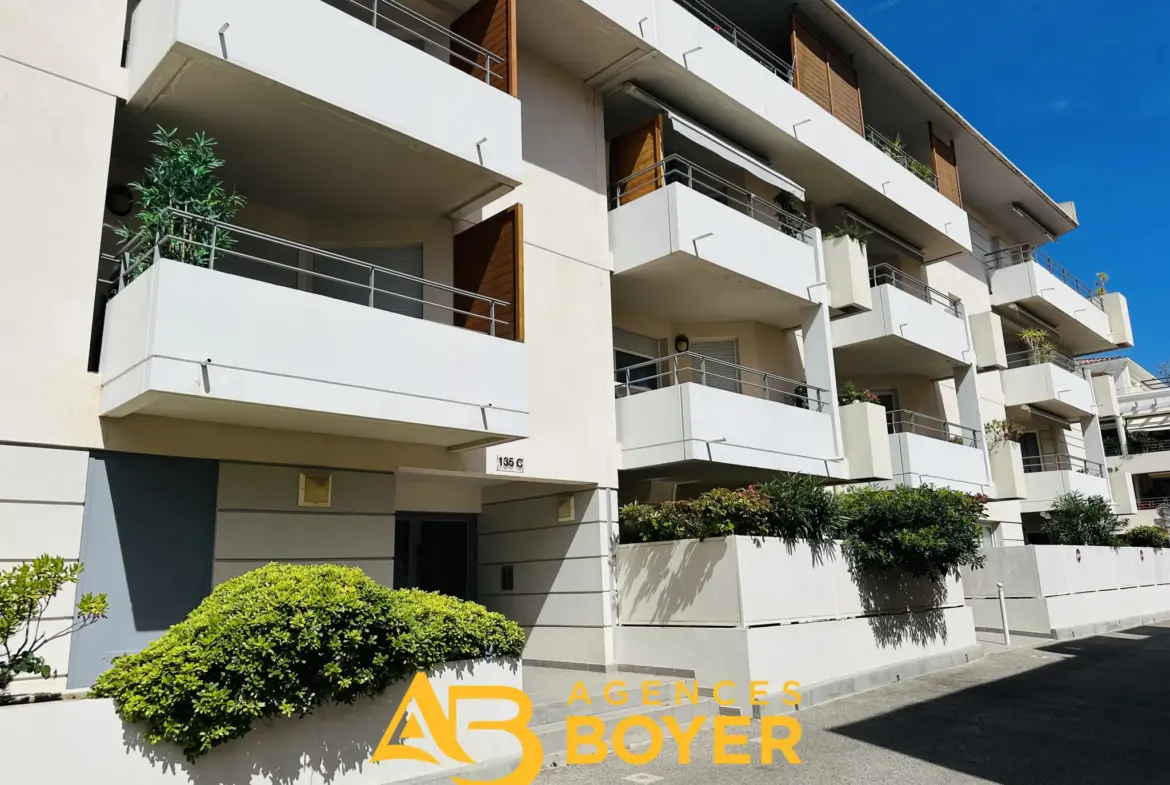 Vente d'un Appartement T2 dans le Centre de Bandol avec Ascenseur 