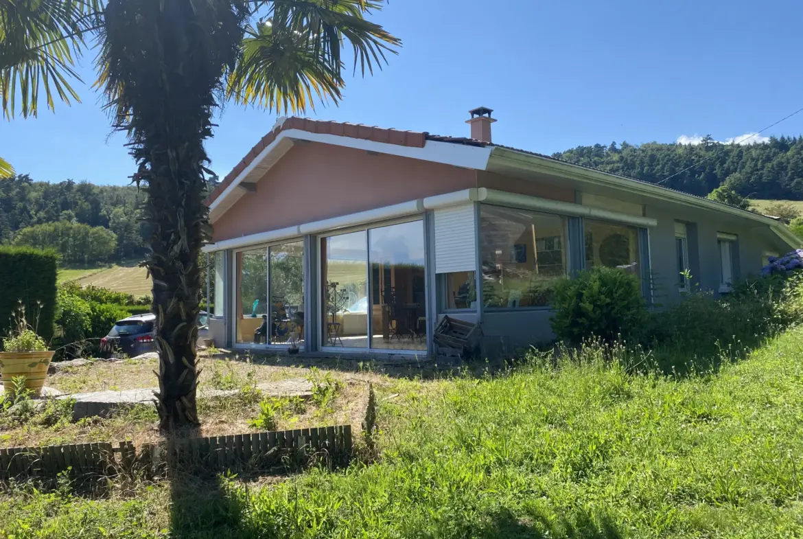 Magnifique Maison de 101 m² à Bourg-Argental avec Piscine et Terrain 