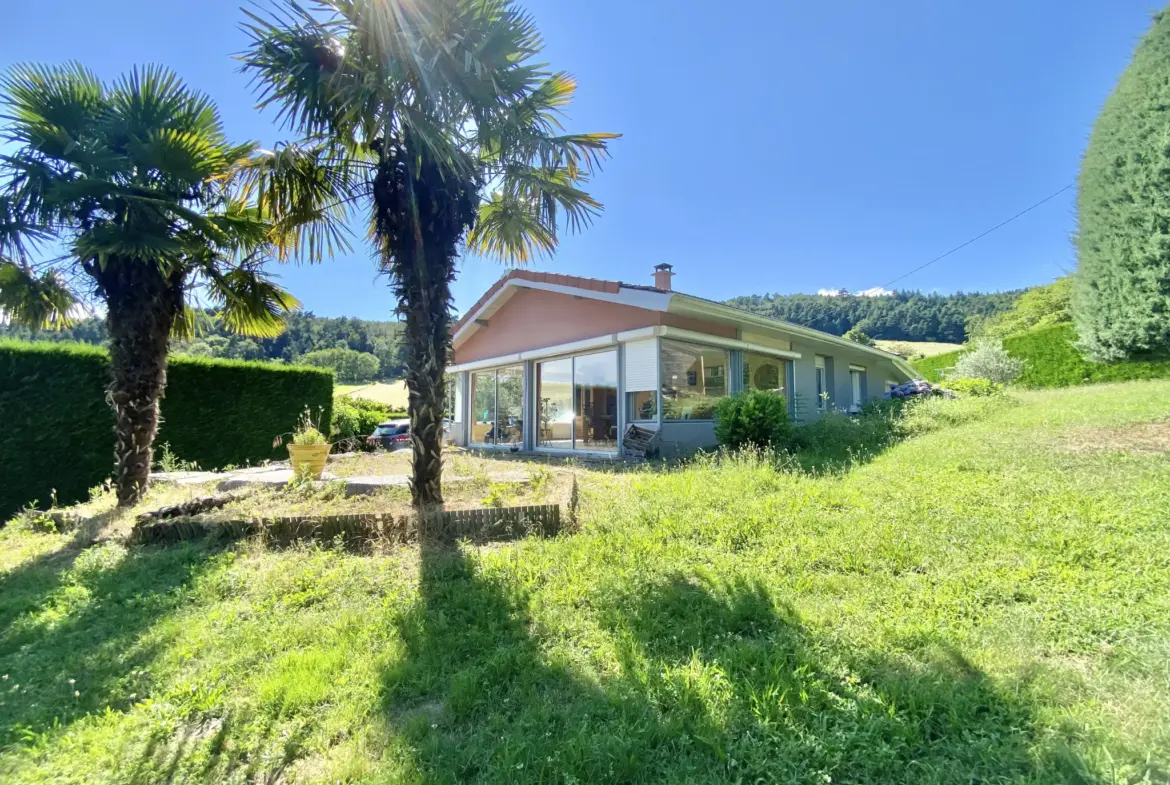 Magnifique Maison de 101 m² à Bourg-Argental avec Piscine et Terrain 