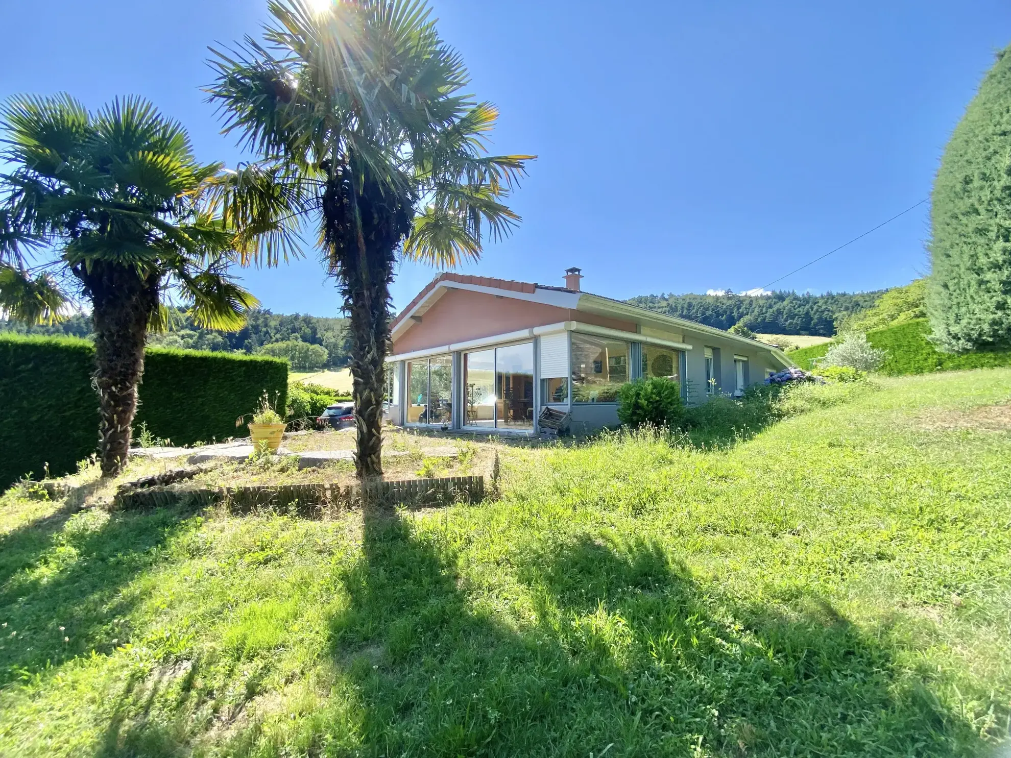 Magnifique Maison de 101 m² à Bourg-Argental avec Piscine et Terrain 