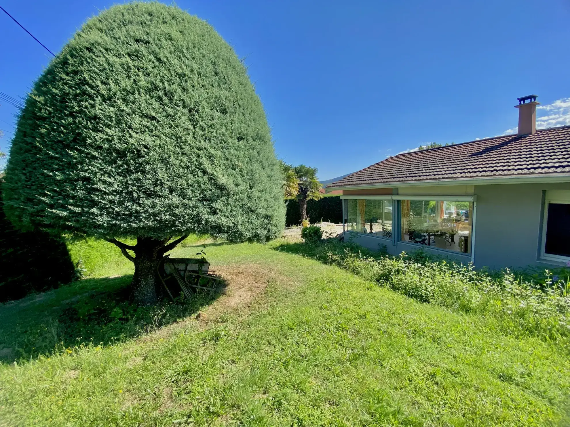 Magnifique Maison de 101 m² à Bourg-Argental avec Piscine et Terrain 