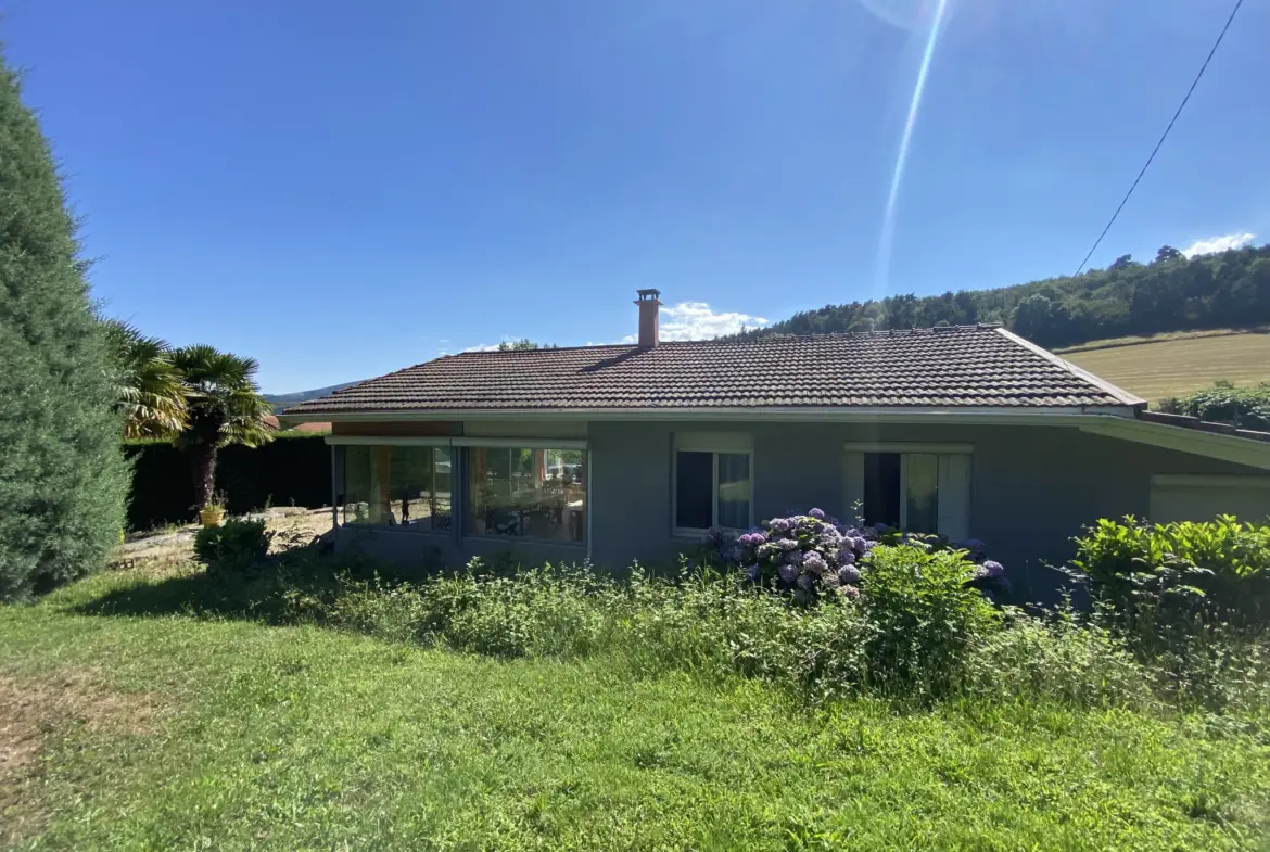 Magnifique Maison de 101 m² à Bourg-Argental avec Piscine et Terrain 