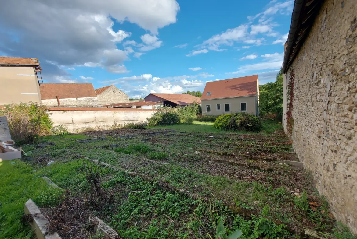 Terrain constructible de 400 m² à Bennecourt à vendre 