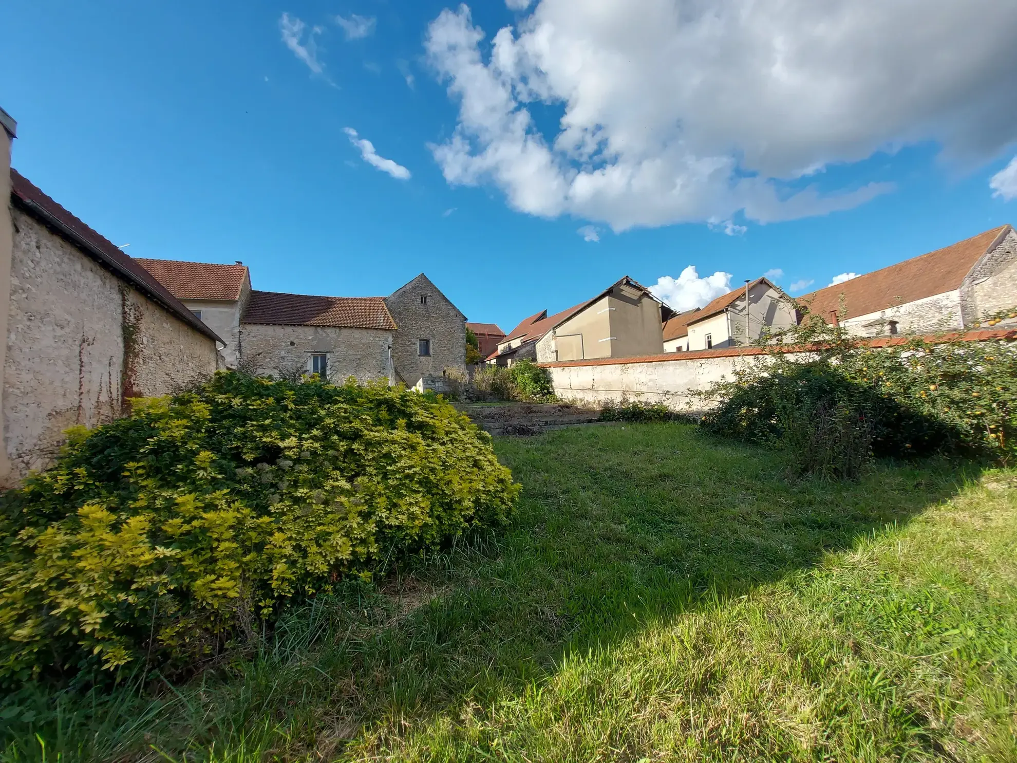 Terrain constructible de 400 m² à Bennecourt à vendre 