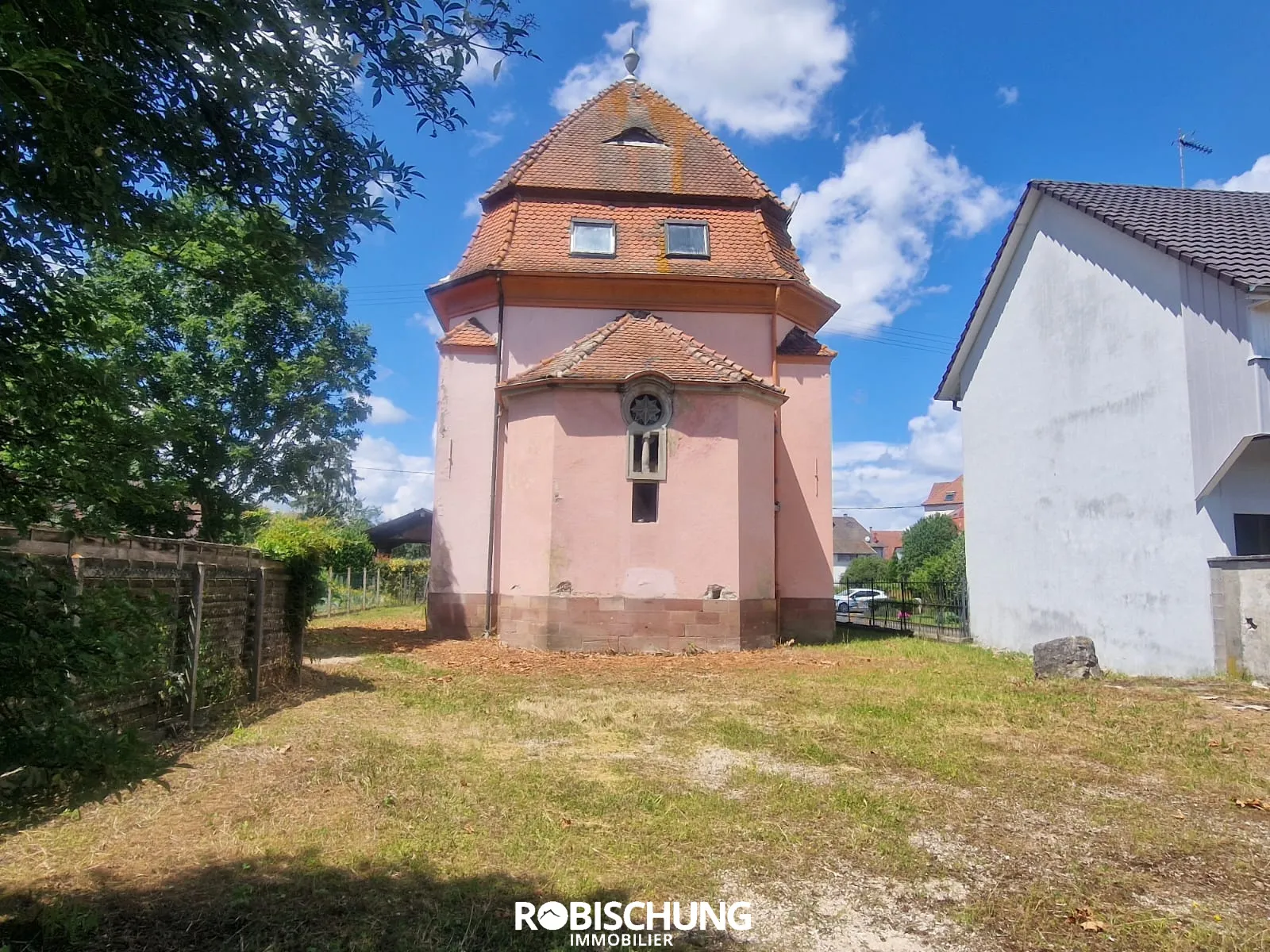 Bien atypique à vendre à Hirsingue - 366 m² sur terrain de 7 ares 10 