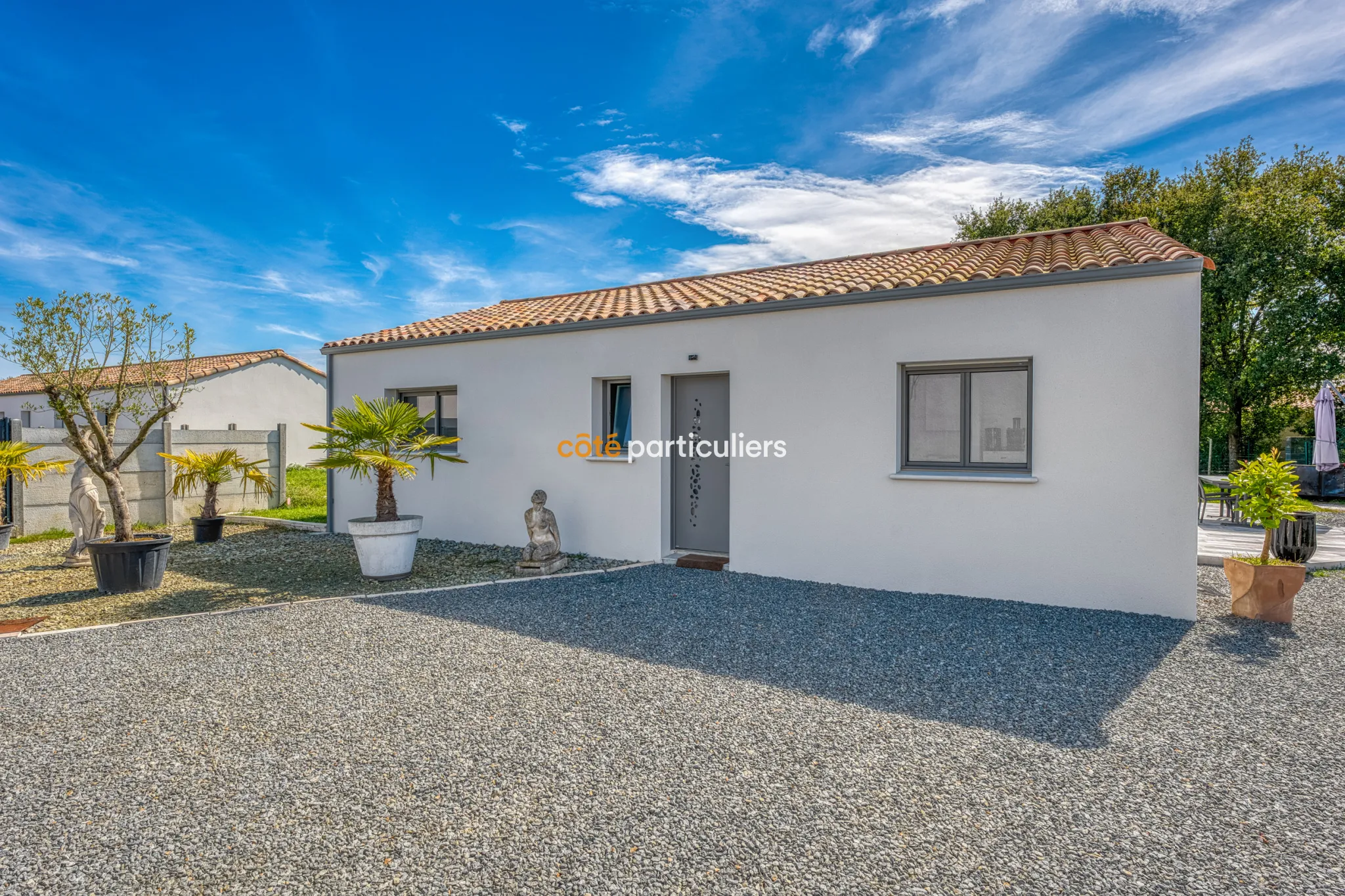 Maison contemporaine de 95 m² avec piscine chauffée à Falleron 