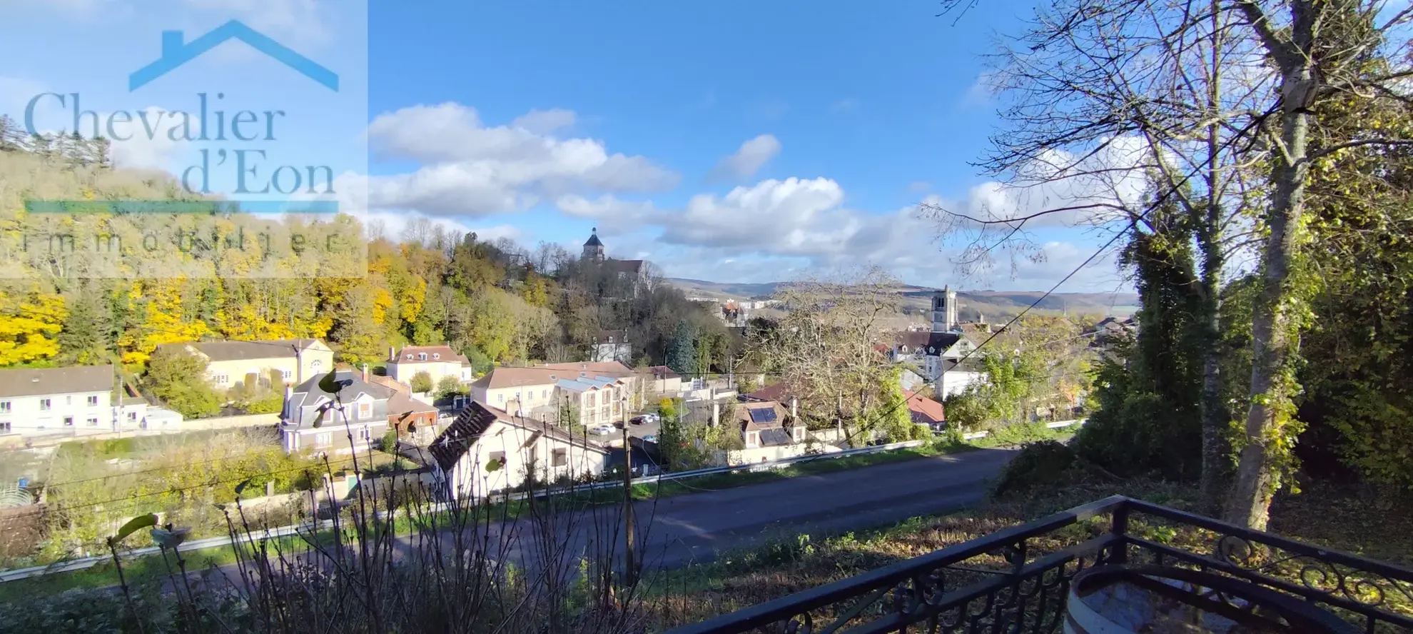 Pavillon T4 93 m² à Tonnerre - Vue dégagée et calme 