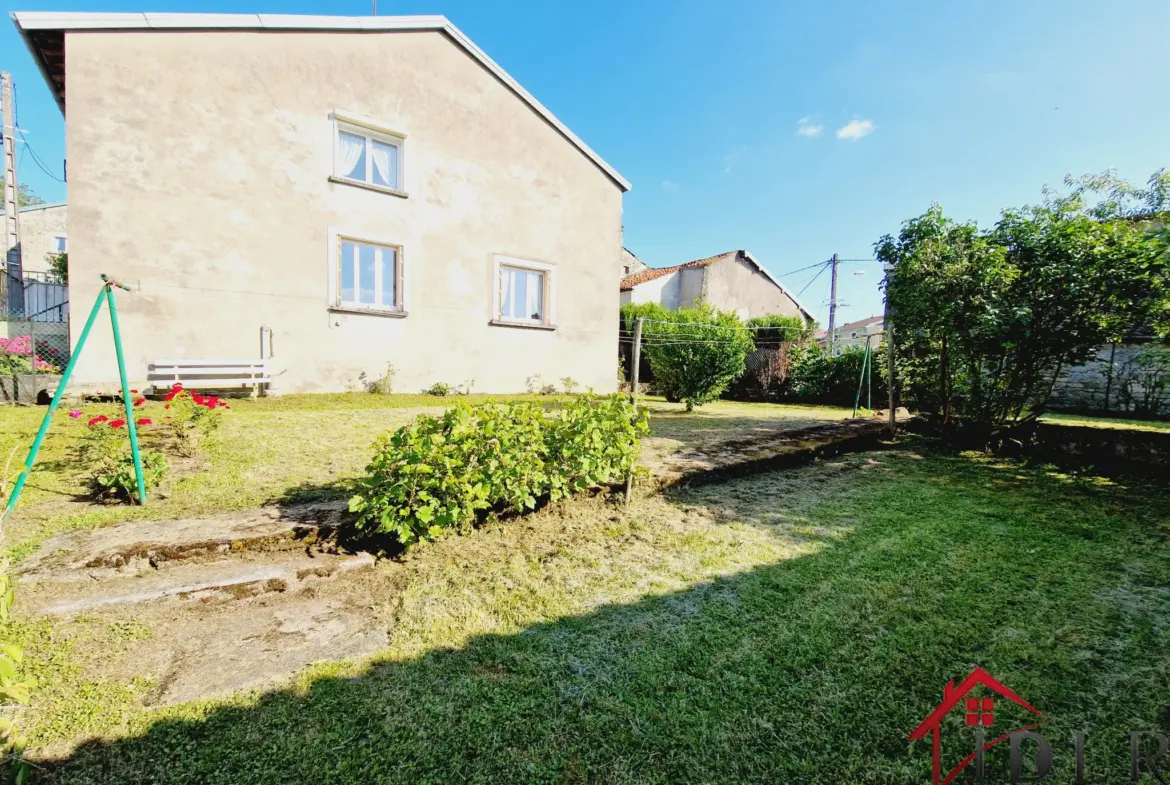 À vendre : Maison individuelle de 1851 à Melay, 110 m² 