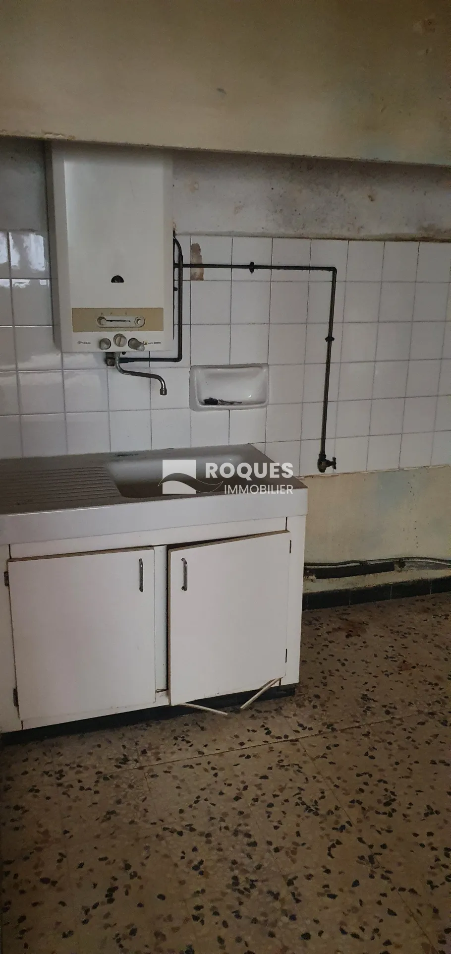 Appartement à rénover de 3 pièces au centre de Lodève 