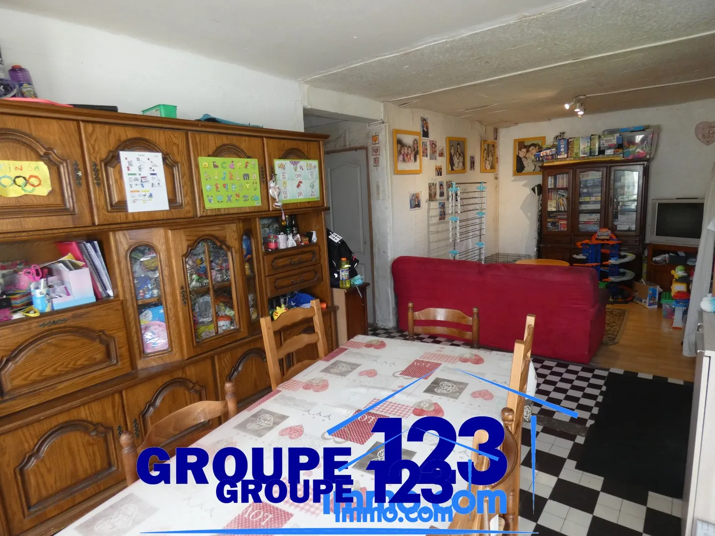 Pavillon à vendre à Prunelles avec 5 chambres et vaste jardin 