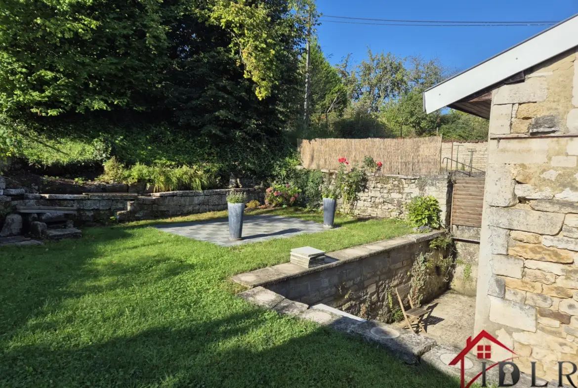 Maison familiale rénovée à Cousances Les Forges avec jardin 