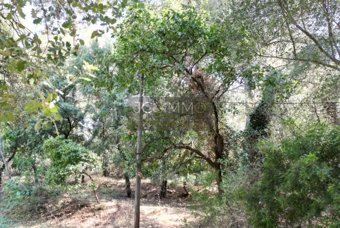 Grand terrain constructible à La Valette du Var avec vue 