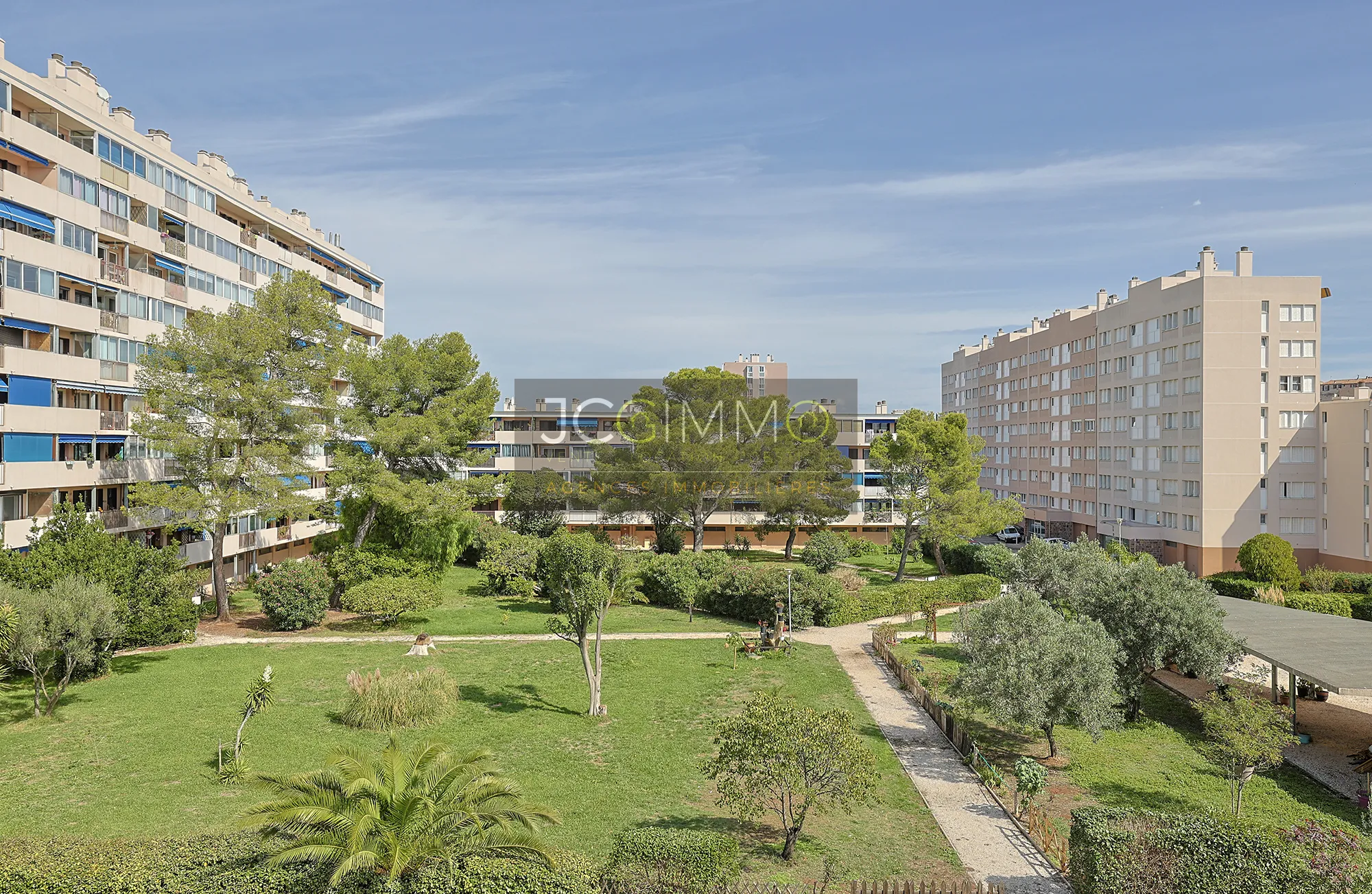 Appartement T3 rénové avec terrasse à La Garde 