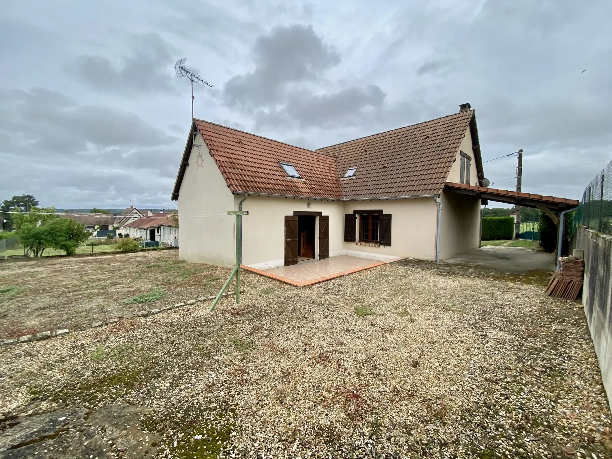 Maison familiale à la campagne à Maray, 5 chambres 