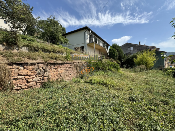 Vente maison avec terrain à Saint Affrique - 4 chambres et garage