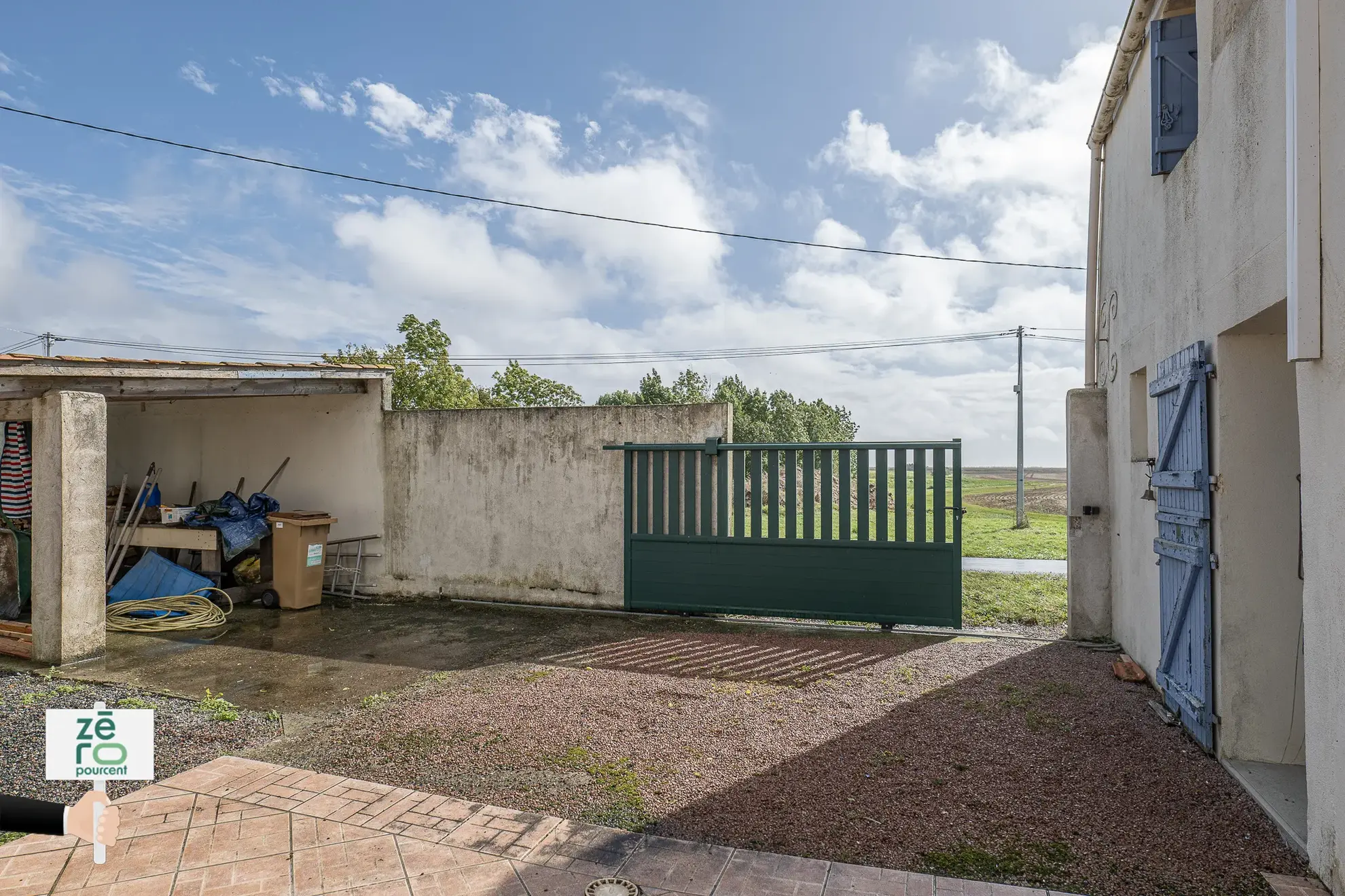 Maison familiale et dépendance à Triaize à vendre 