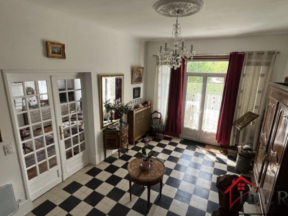 Maison de maître 11 pièces à vendre à Bourbonne-les-Bains