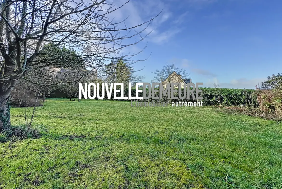 Terrain constructible de 391 m2 à Hirel 