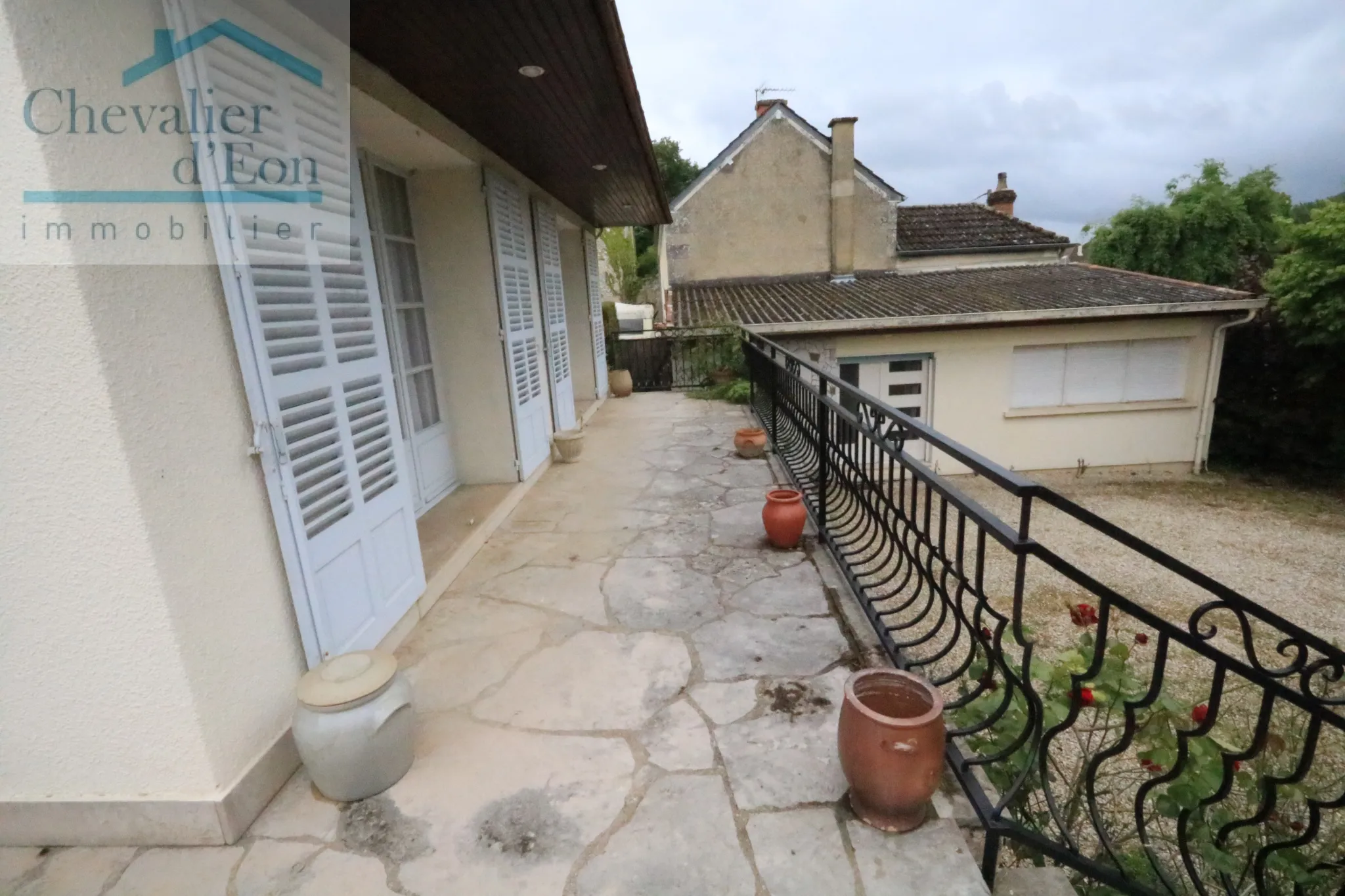 Villa T6 à vendre à Tonnerre - 5 chambres 