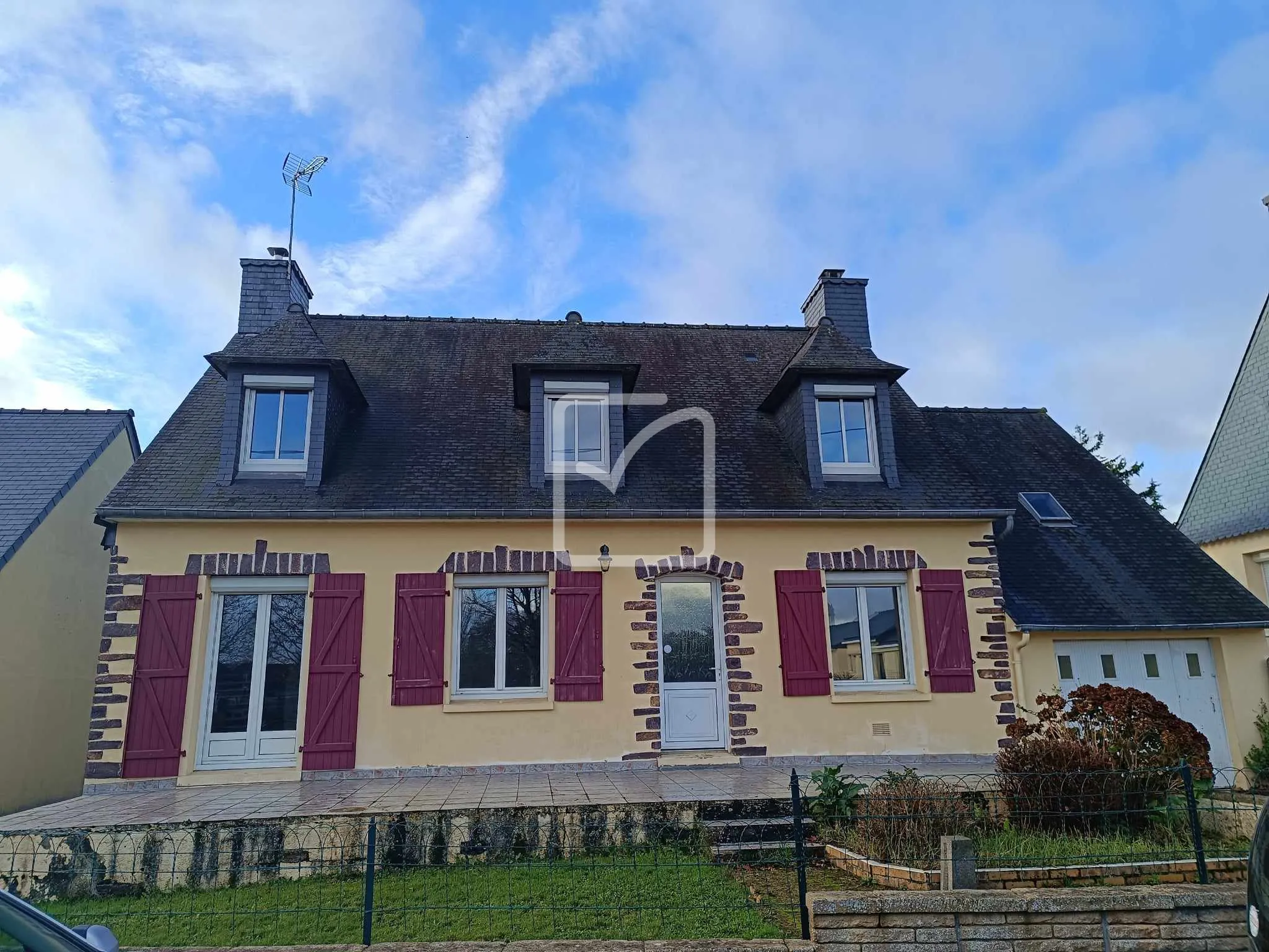 Maison individuelle à Mauron - 4 chambres, sous-sol, jardin 