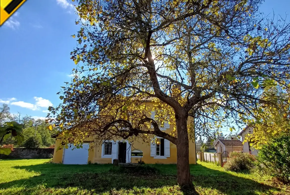 Maison de maître au cœur d'un village à Bazas 