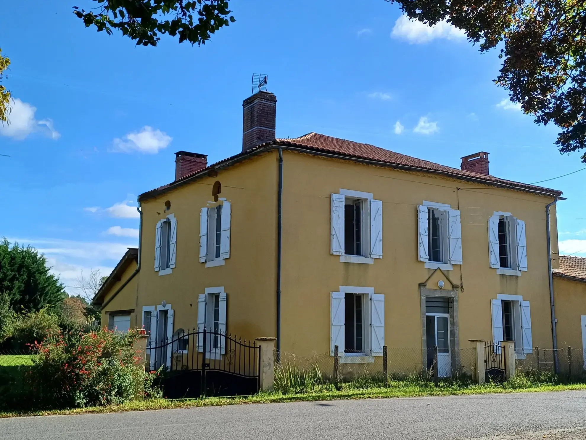 Maison de maître au cœur d'un village à Bazas 