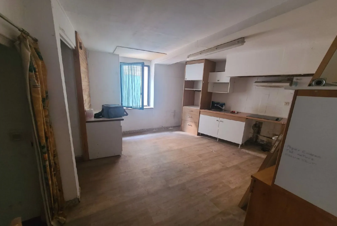 Maison de Ville T4 à Trets - 144 m² avec Garage и Fort Potentiel ! 