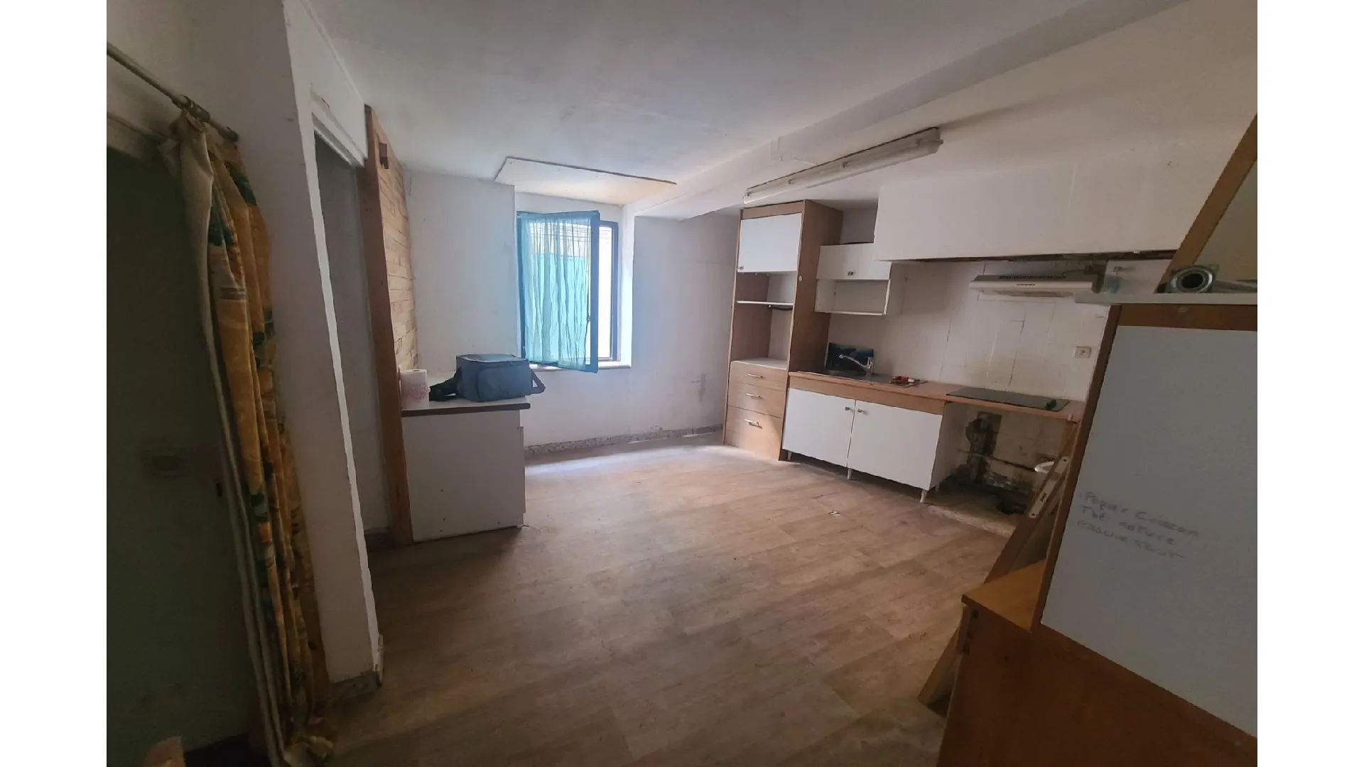 Maison de Ville T4 à Trets - 144 m² avec Garage и Fort Potentiel ! 