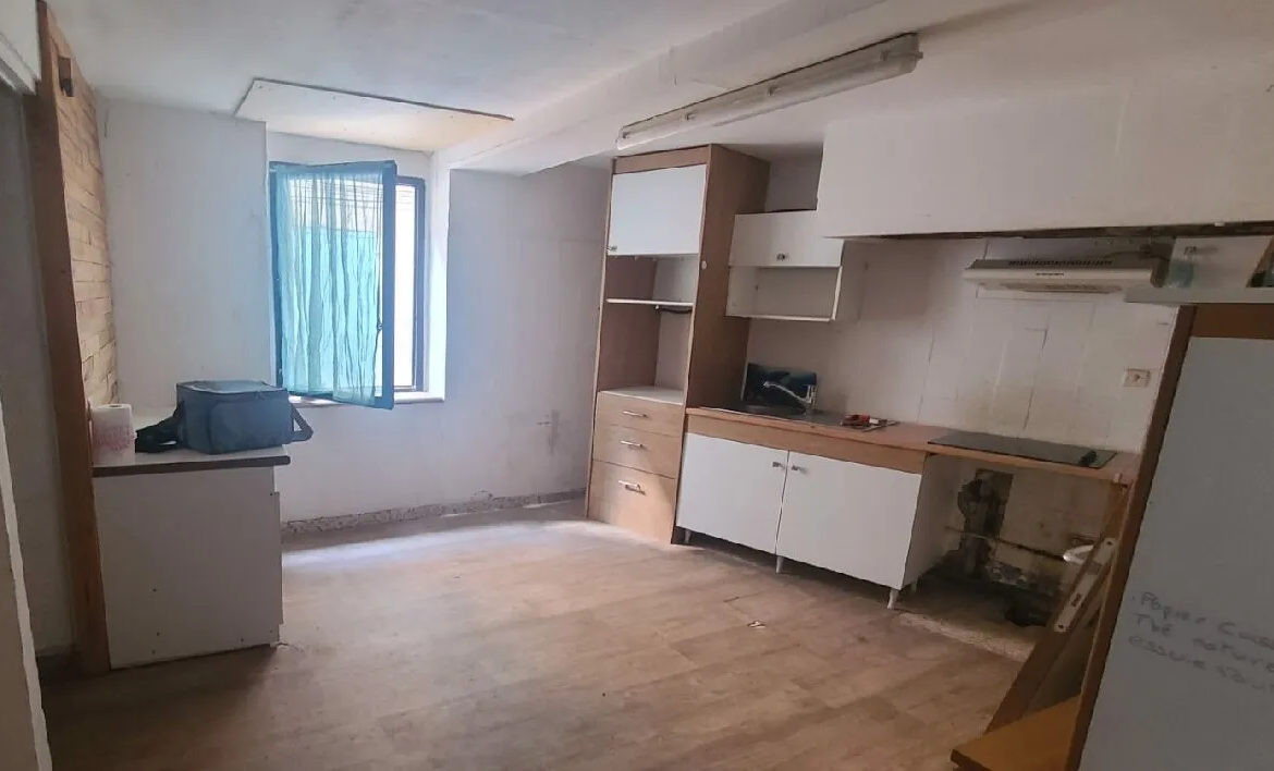 Maison de Ville T4 à Trets - 144 m² avec Garage и Fort Potentiel ! 