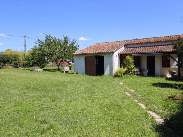 Maison à vendre à Meschers sur Gironde avec jardin de 900 m²