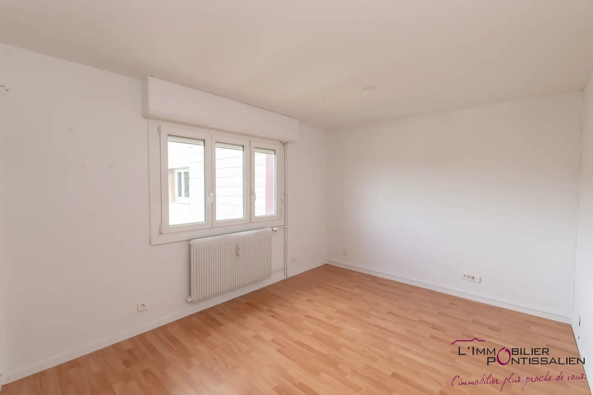 PONTARLIER - APPARTEMENT T3 PROCHE CENTRE VILLE AVEC BALCON ET GARAGE 