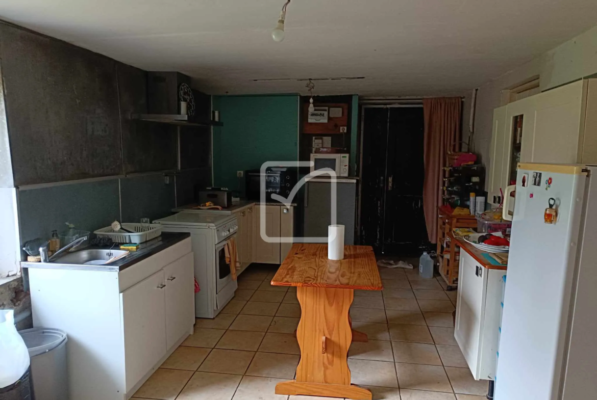 À vendre : Grande maison de 323 m² à Mohon sur 3200 m² de terrain 