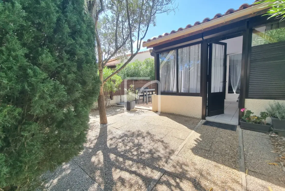 Maison rénovée avec piscine à vendre à St Cyprien 