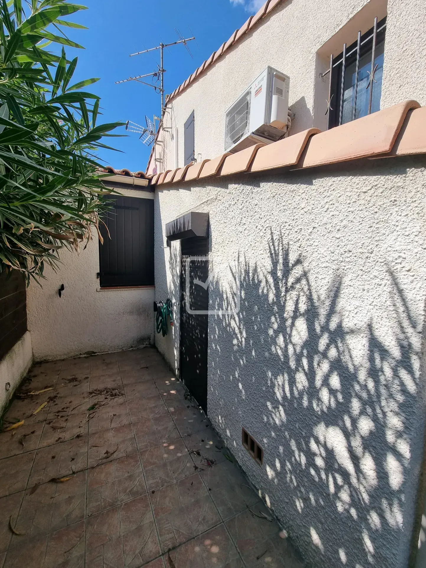 Maison rénovée avec piscine à vendre à St Cyprien 