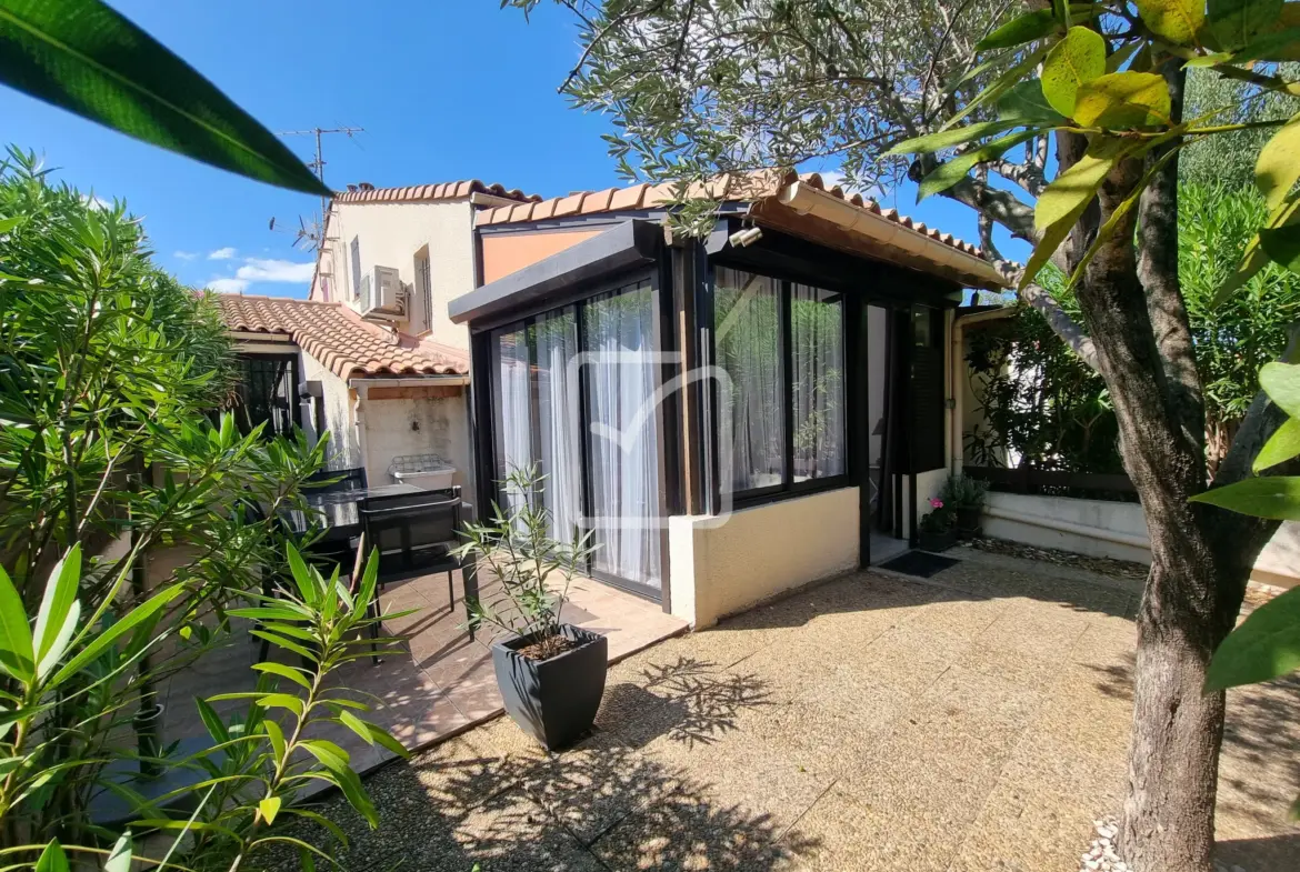 Maison rénovée avec piscine à vendre à St Cyprien 