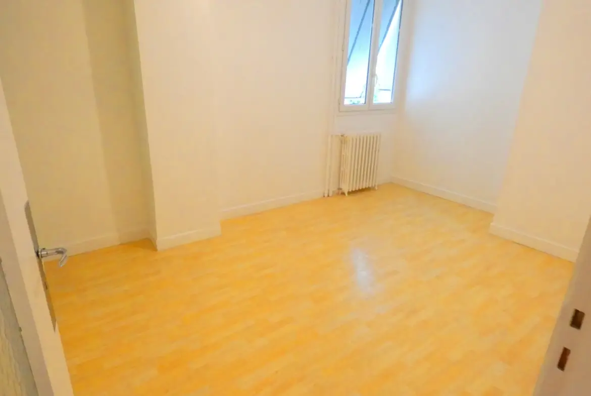 Bel appartement T3 avec balcon à Aurillac 