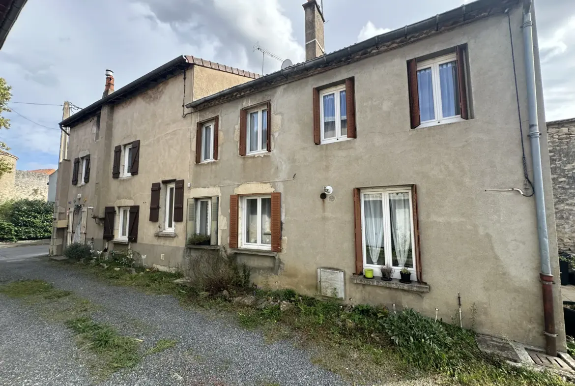 Ensemble immobilier à vendre à Gannat avec maisons et garages 