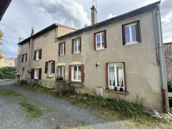 Ensemble immobilier à vendre à Gannat avec maisons et garages