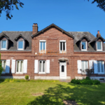 Maison chaleureuse à Yvetot avec 4 chambres et jardin