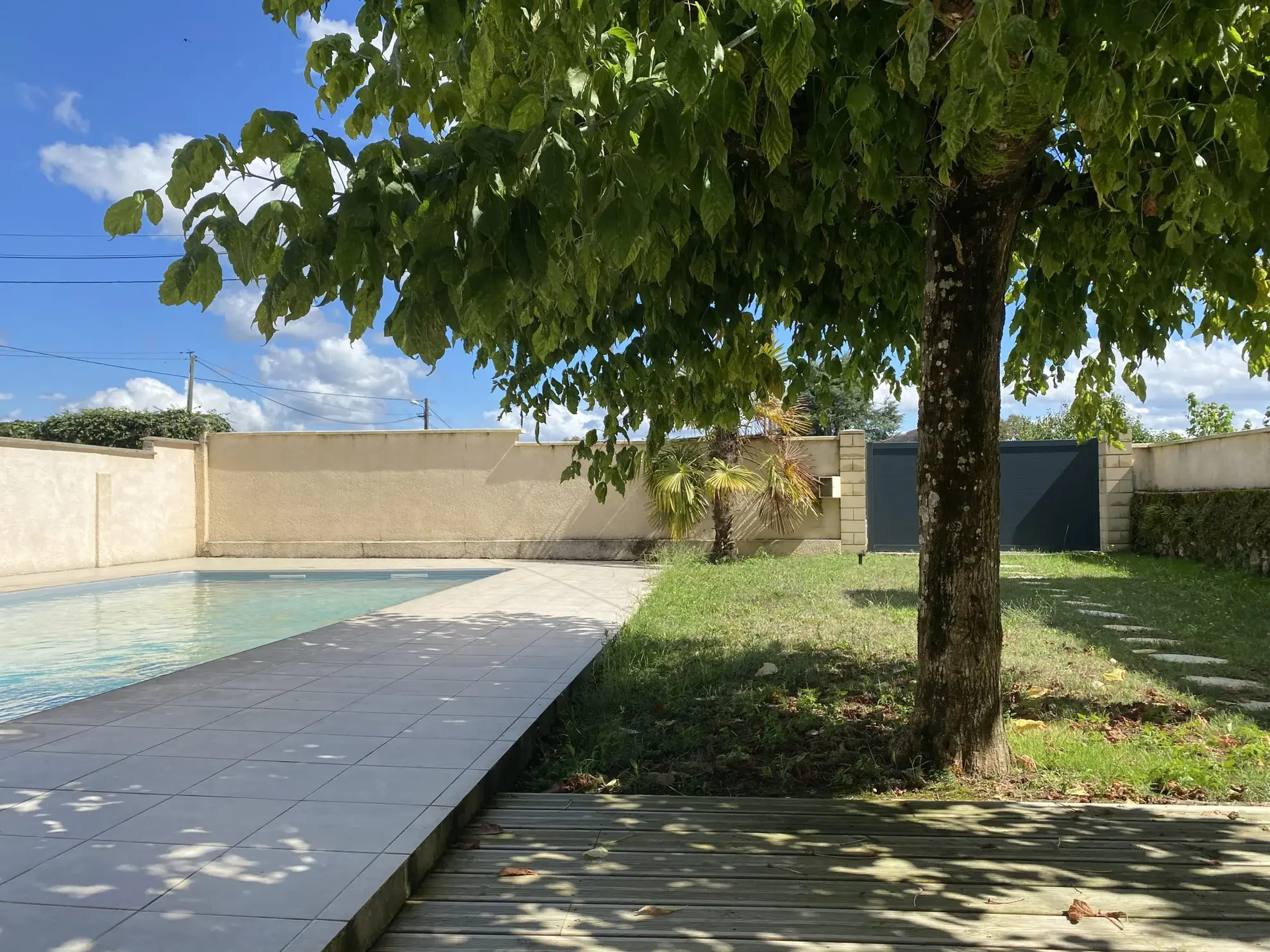 Maison en pierre de 136 m² avec piscine à Bernos-Beaulac 