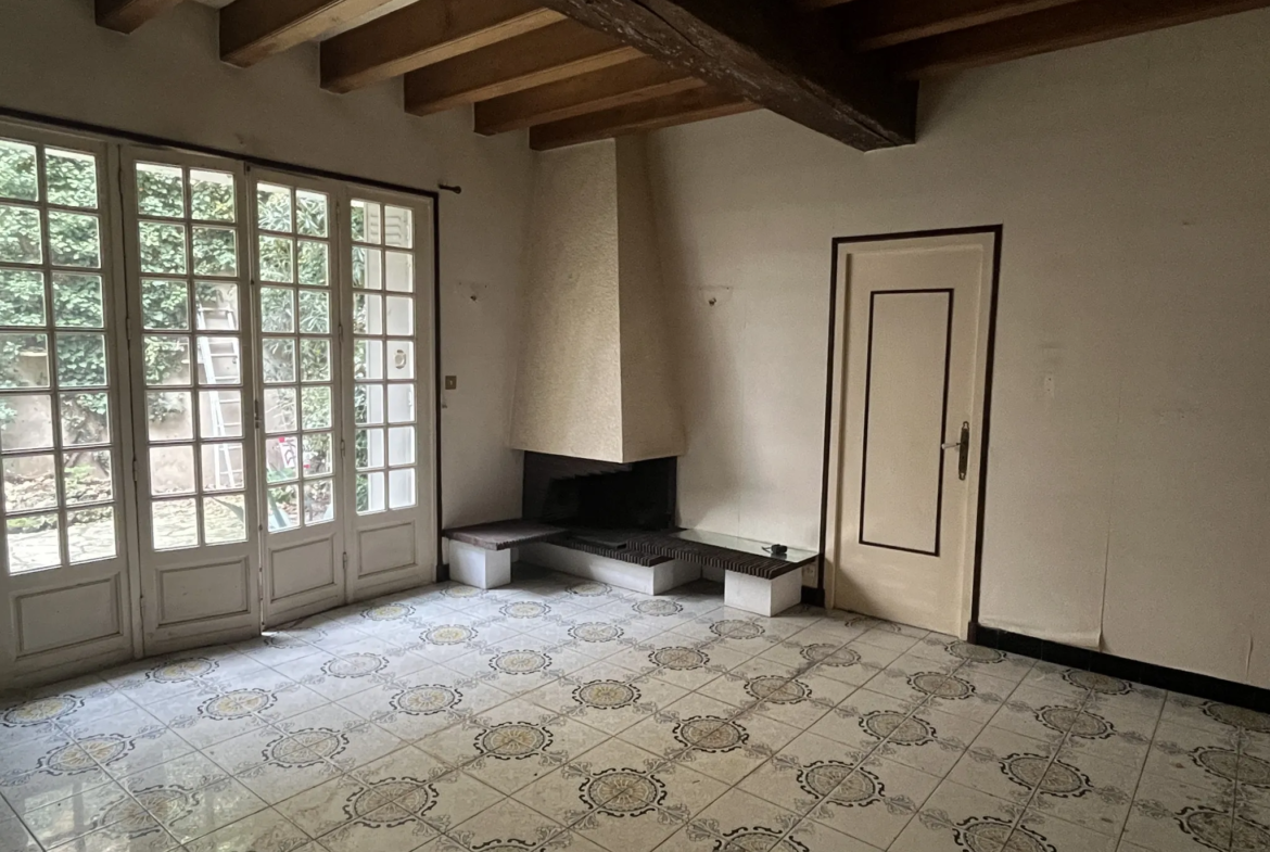 À vendre : Immeuble à rénover de 126 m2 à Bazas 