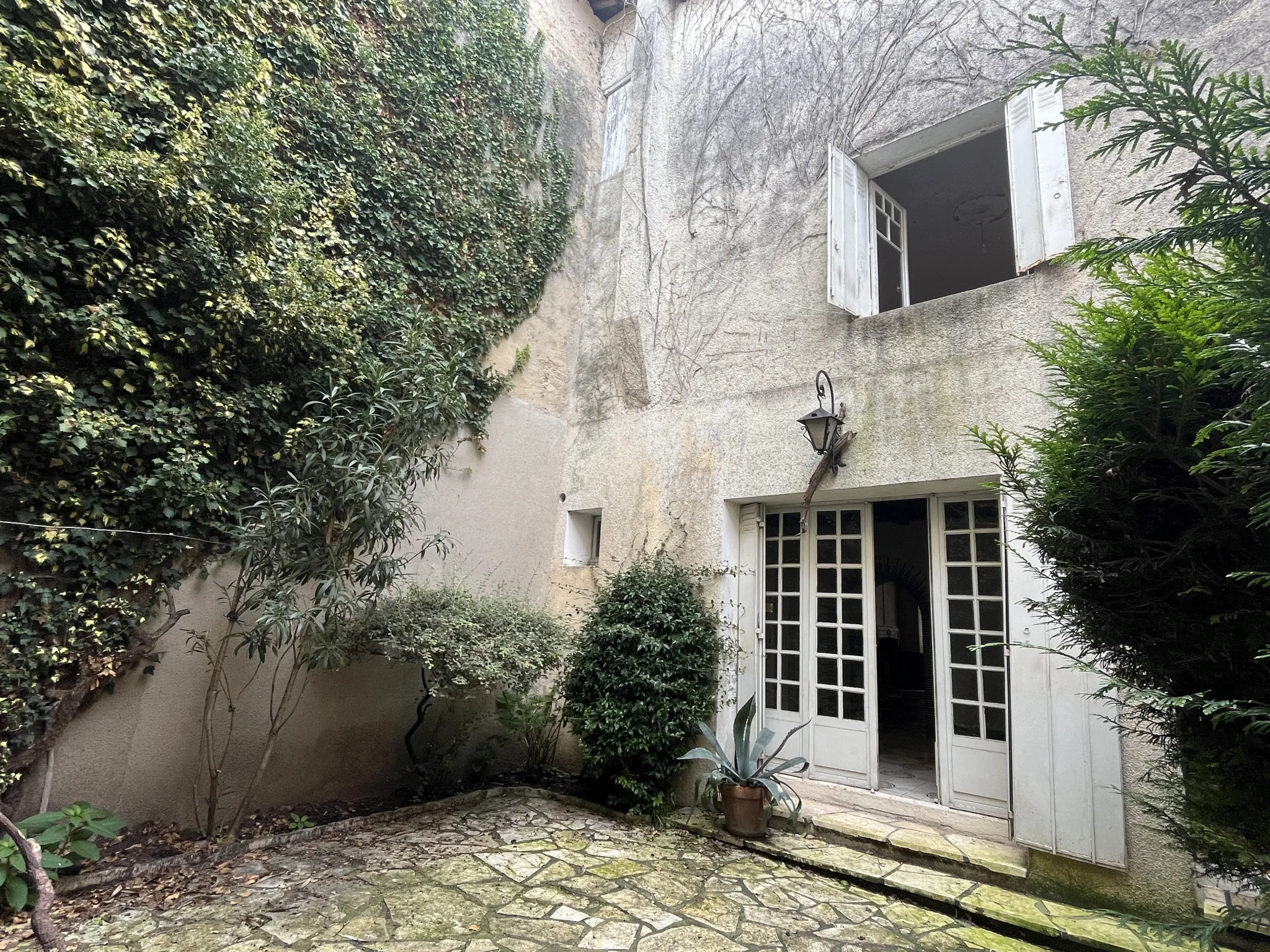 À vendre : Immeuble à rénover de 126 m2 à Bazas 