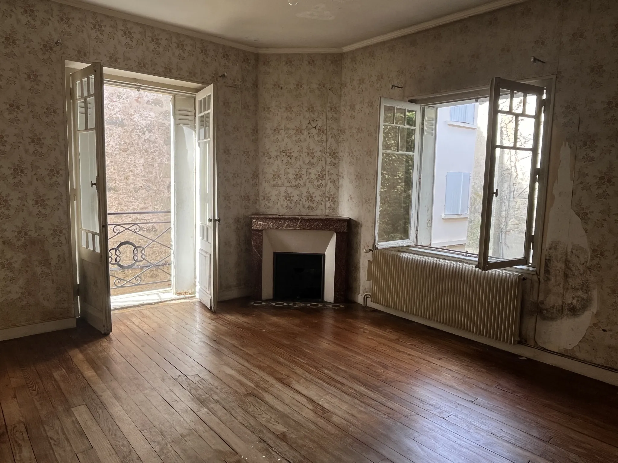 À vendre : Immeuble à rénover de 126 m2 à Bazas 