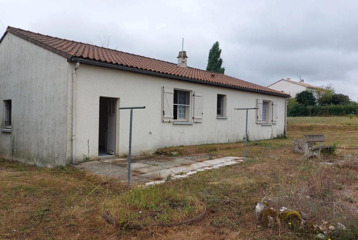 Pavillon individuel à vendre à Villiers en Plaine - 15 km de Niort 