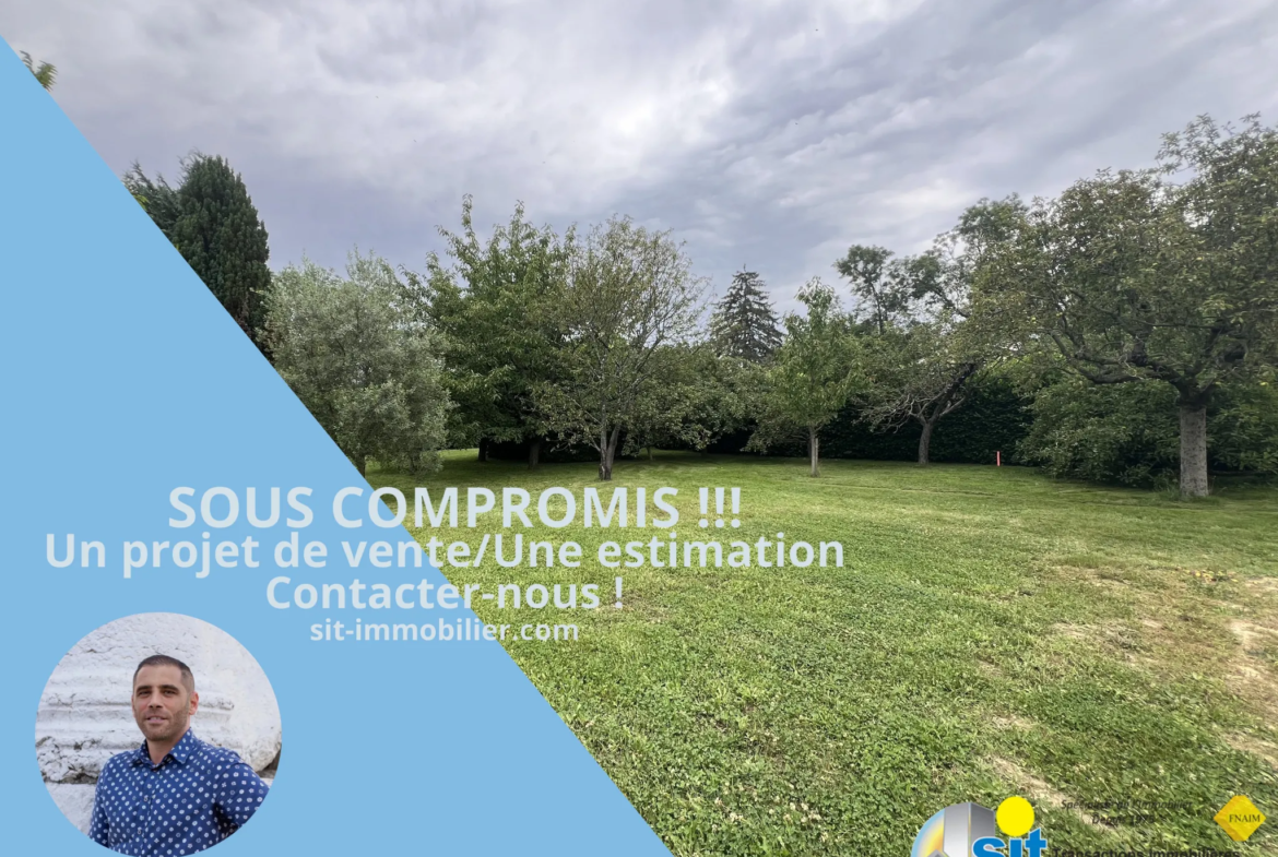 Terrain constructible de 800 m² à Les Côtes d'Arey, Vienne 