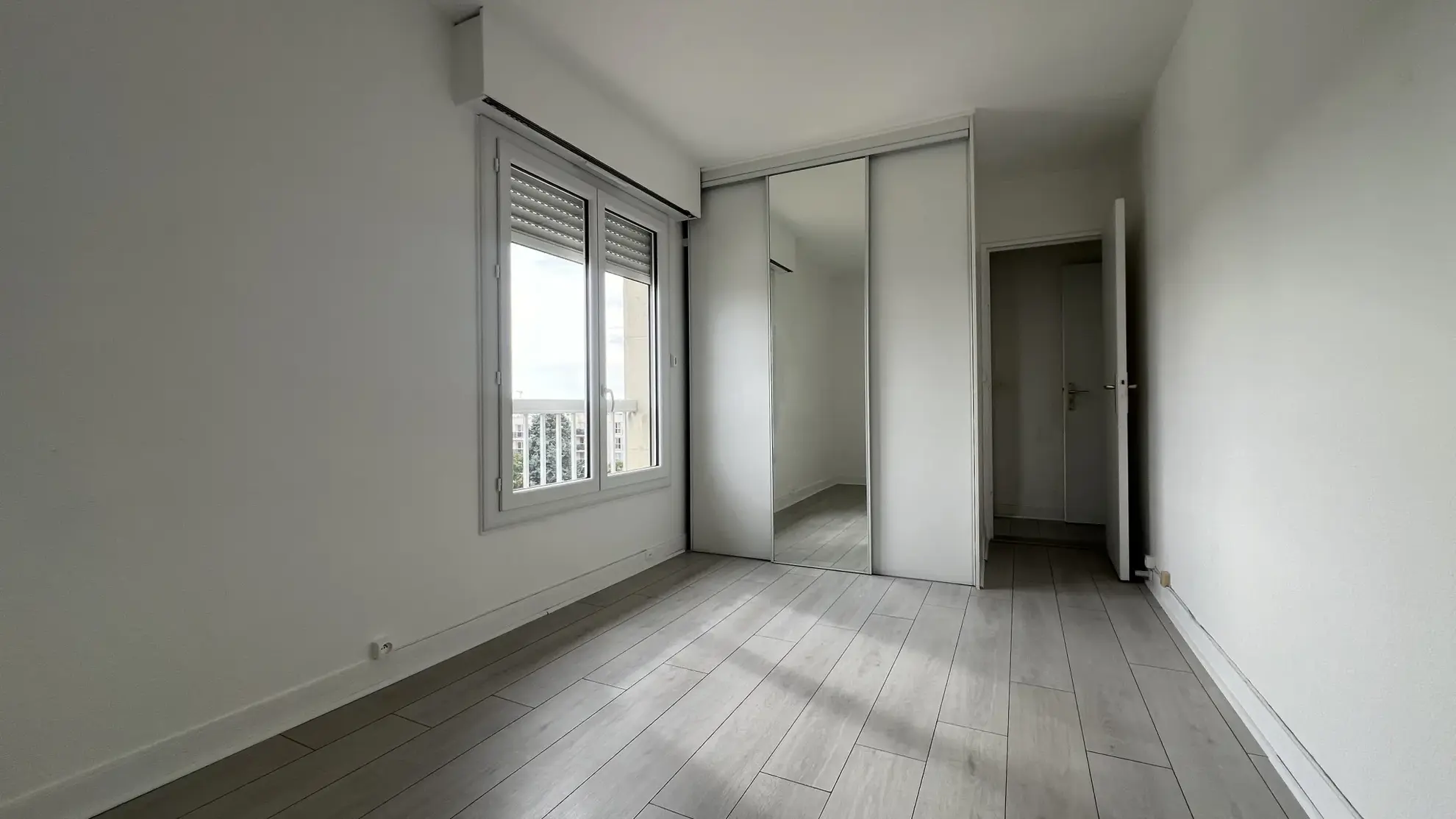 Vente Appartement 3 pièces au Cinquième Étage à Le Chesnay Rocquencourt 