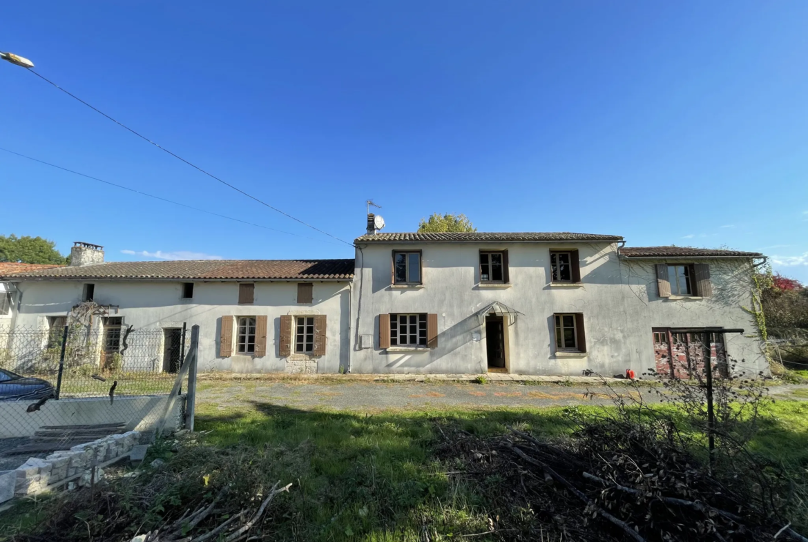 Maison 6 pièces, 189m2 avec garage, dépendances et terrain à Les Nouillers 