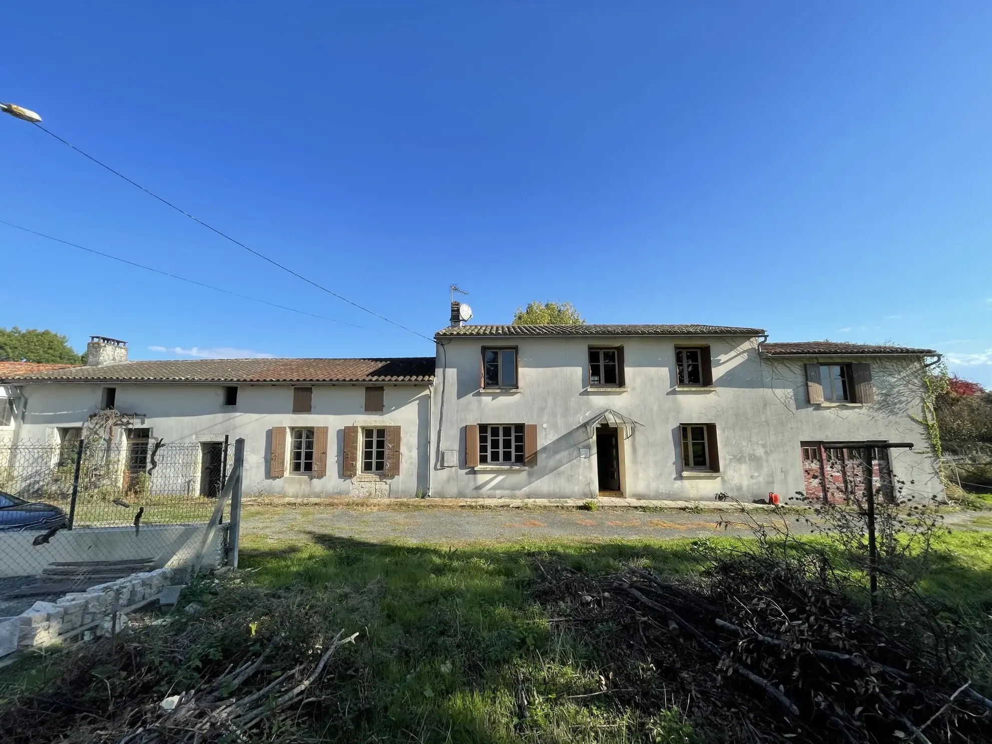 Maison 6 pièces, 189m2 avec garage, dépendances et terrain à Les Nouillers 