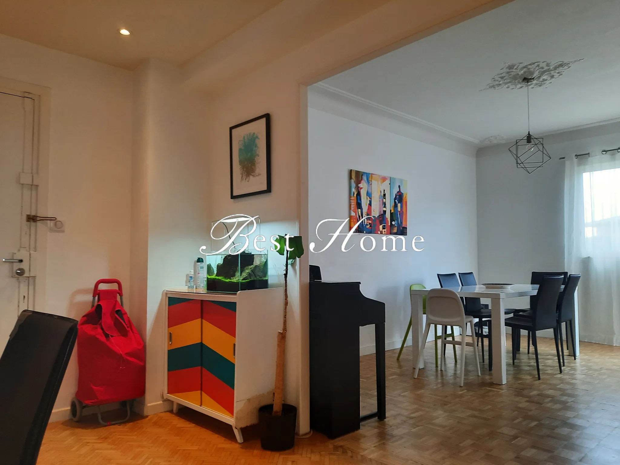 À vendre : superbe T3 avec terrasse et garage à Nîmes Centre 